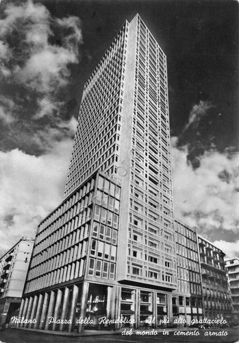 Cartolina Milano Piazza della Repubblica con Grattacielo anni '50