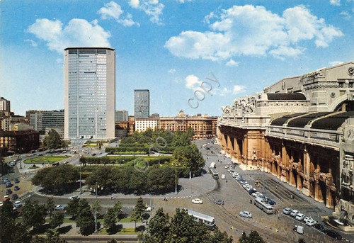 Cartolina Milano Stazione Centrale laterale e Grattacielo Pirelli anni '70