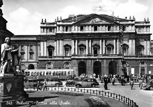 Cartolina Milano Teatro alla Scala Auto d'epoca tram animata anni …