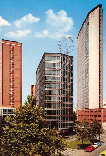 Cartolina Milano Via Pirelli grattacieli auto anni '70