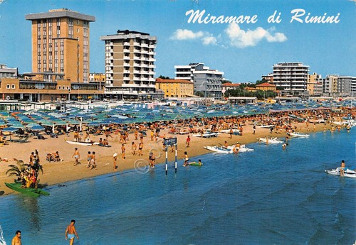 Cartolina Miramare di Rimini spiaggia insegna Campari 1973