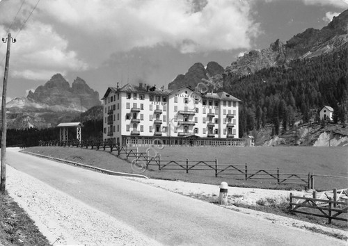 Cartolina Misurina Tre Cime Lavaredo Villaggio alpino Pio XII 1954