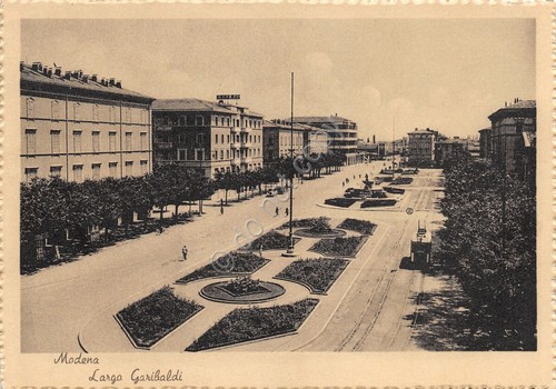 Cartolina Modena Largo Garibaldi