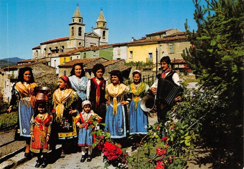 Cartolina Molise San Giuliano del Sanno Scorcio panoramico Costumi del …
