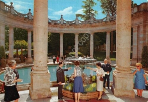 Cartolina Montecatini Terme Stabilimento Tettuccio Vasca monumentale animata '75