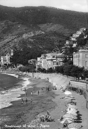 Cartolina Monterosso al Mare Fegina spiaggia animata 1960 (La Spezia)