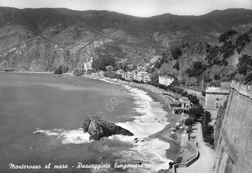 Cartolina Monterosso al mare passeggiata lungomare