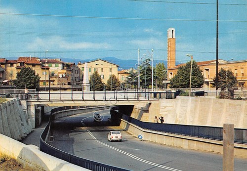 Cartolina Montevarchi nuovo sottopassaggio auto anni '80