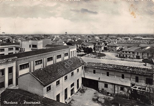 Cartolina Mortara panorama con vista dentro cortile anni '50