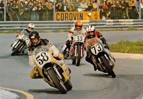 Cartolina Motociclismo corsa motociclistica con 4 moto 1984