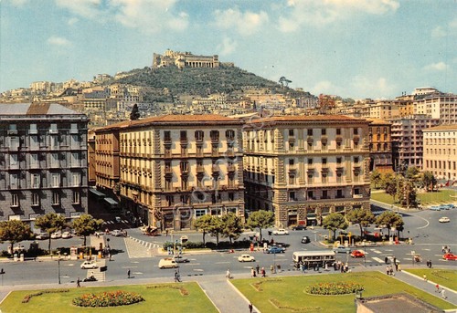 Cartolina Napoli Piazza Municipio e Castel Sant'Elmo edizioni SAR