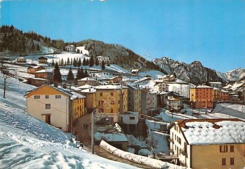 Cartolina Oltre il Colle panorama invernale paese strada case 1974