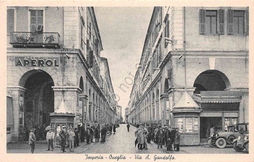 Cartolina Oneglia Imperia Via Gandolfo animata auto d'epoca Aperol anni …