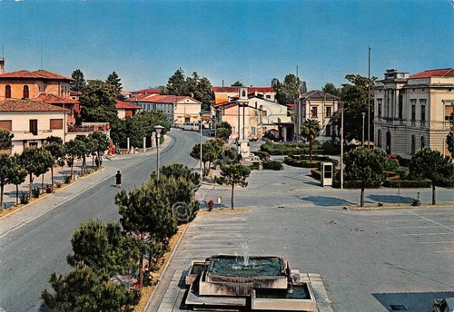 Cartolina Ormelle Piazza Vittoria