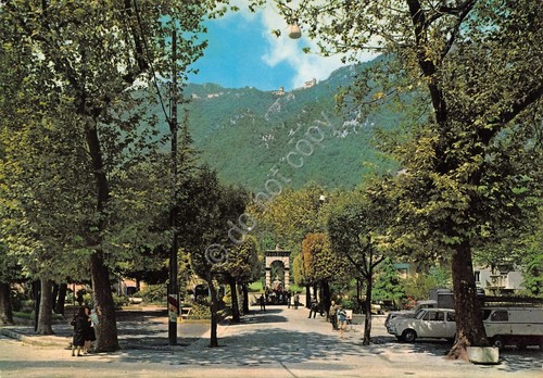 Cartolina Ospedaletto d'Alpinolo Piazza Vittorio Veneto