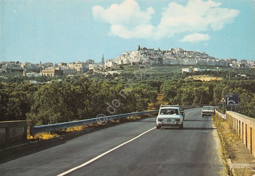 Cartolina Ostuni panorama da strada provinciale auto anni '80