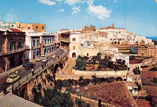 Cartolina Ostuni Panorama del paese antico 1979 grinze (Brindisi)