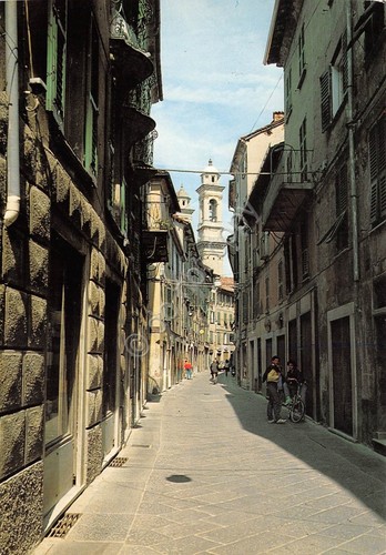 Cartolina Ovada una via animata 1987