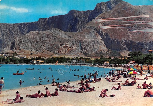Cartolina Palermo Mondello spiaggia animata 1962
