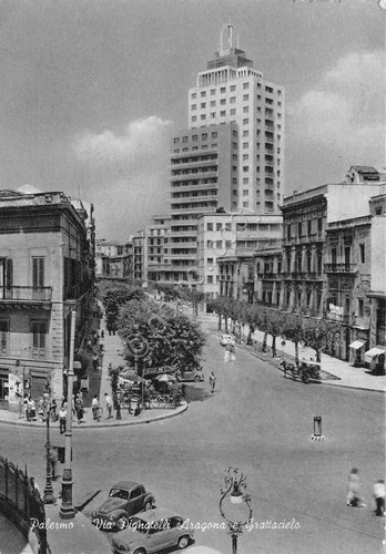 Cartolina Palermo Via Pignatelli Aragona Grattacieli auto animata 1967