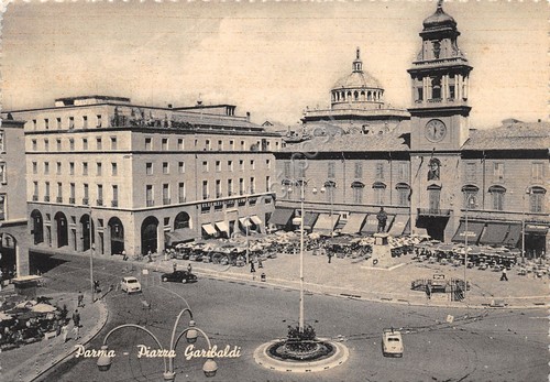 Cartolina Parma Piazza Garibaldi 1958 timbro Bologna teatro comunale Lirica