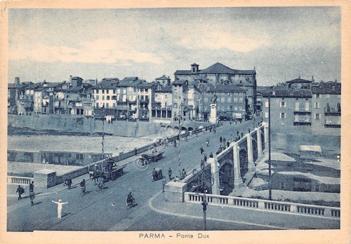 Cartolina Parma Ponte Dux animata carri ingiallita