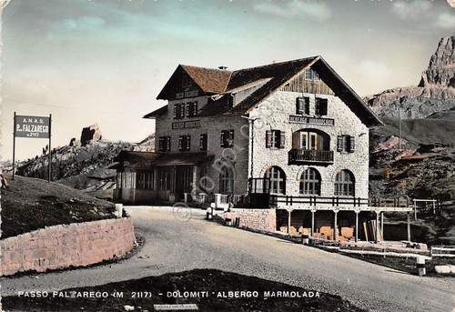 Cartolina Passo Falzarego Albergo Marmolada anni '50 colorata (Belluno)