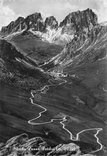 Cartolina Passo Pordoi la strada Timbro Alba di Fassa 1953