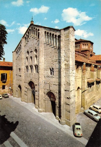 Cartolina Pavia Basilica di San Michele auto d'epoca anni '60