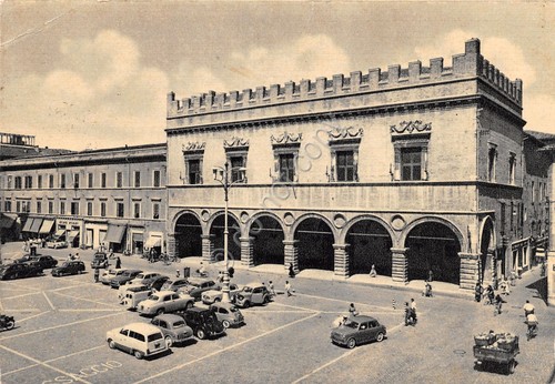 Cartolina Pesaro Palazzo del Governo 1958 auto d'epoca animata
