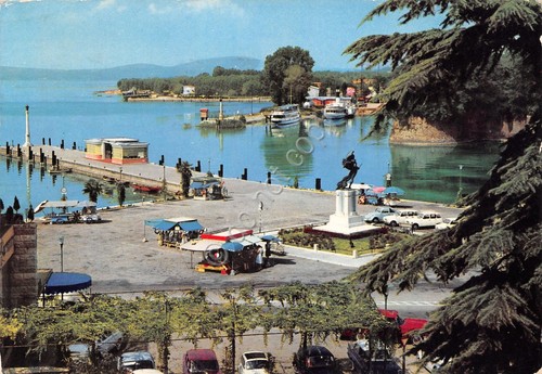 Cartolina Peschiera del Garda Piazza con arrivo battelli (Verona)