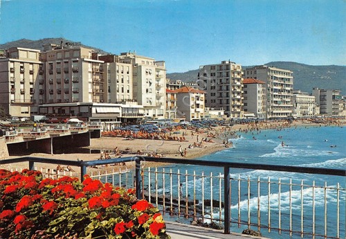 Cartolina Pietra Ligure Panorama spiaggia da terrazzo animata