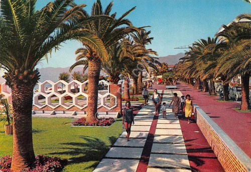 Cartolina Pietra Ligure Passeggiata animata 1973
