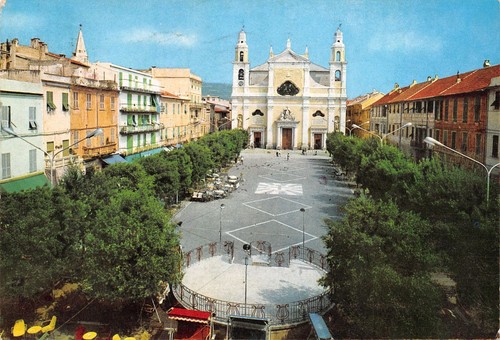 Cartolina Pietra Ligure Piazza Matteotti 1969