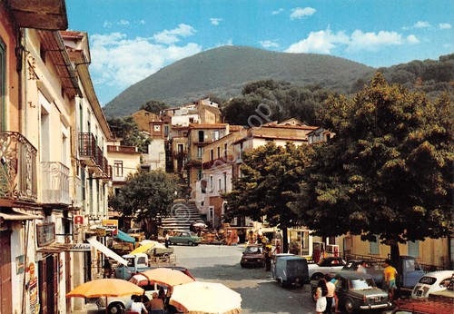 Cartolina Pisciotta Marina Piazza Pinto negozi auto animata anni '70