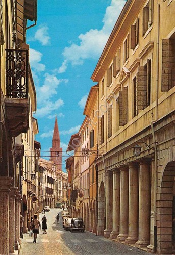 Cartolina Pordenone Corso Vittorio Emanuele animata auto