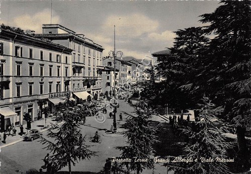 Cartolina Porretta Terme Grandi Alberghi e Viale Mazzini 1958