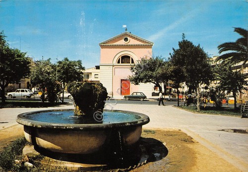 Cartolina Porto Torres Piazza della Consolata animata auto