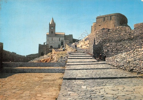 Cartolina Porto Venere Chiesa di S. Pietro animata
