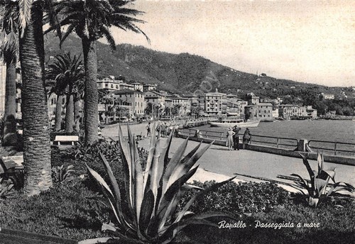 Cartolina Rapallo Passeggiata mare animata anni '50 (Genova)
