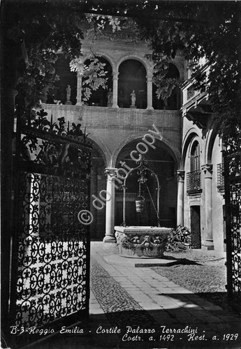 Cartolina Reggio Emilia Palazzo Terrachini Cortile 1954