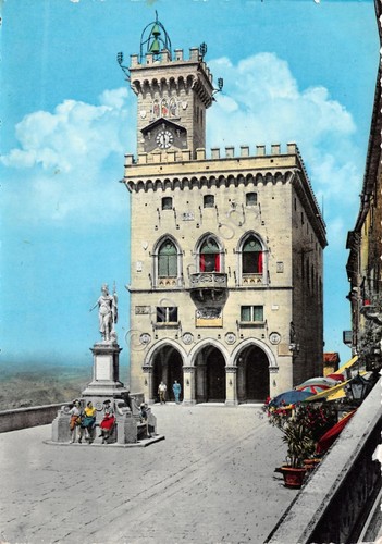 Cartolina Repubblica di San Marino francobolli al retro VG