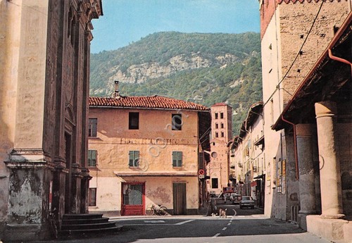 Cartolina Revello Valle Po una via del paese