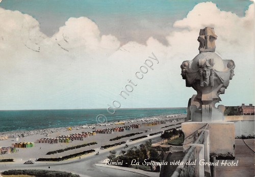 Cartolina Rimini la spiaggia vista da Grand Hotel 1957