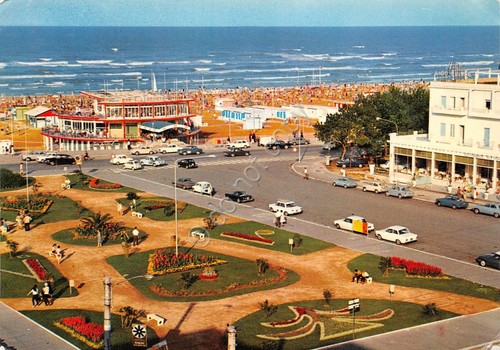 Cartolina Rimini panorama parziale spiaggia giardini 1968