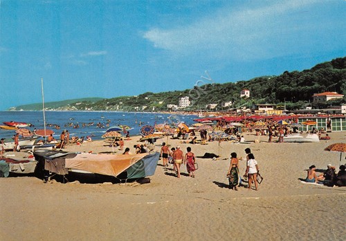 Cartolina Rodi Garganico Spiaggia di Levante animata anni '80