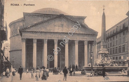 Cartolina Roma Pantheon animata abiti d'epoca 1915
