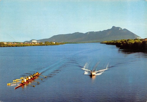 Cartolina Sabaudia Lago di Paola Monte Circeo canottieri vogatori barca
