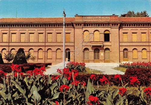 Cartolina Sabbioneta Scuole elementari facciata anni '70