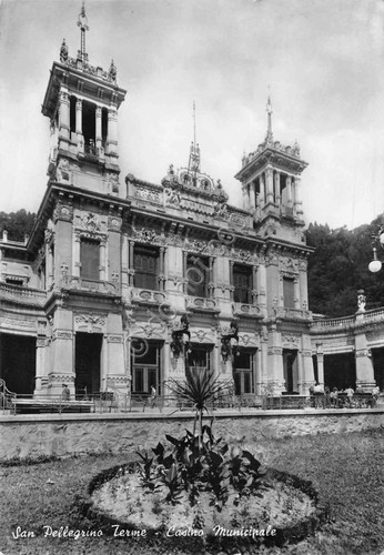 Cartolina San Pellegrino Terme Casinò Municipale e giardino anni '50